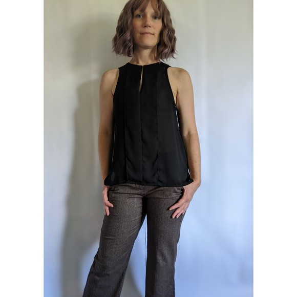 Maeve black sleeveless blouse, sz 4. Slouchy, tiered, high low, hook & eye front - Picture 2 of 12